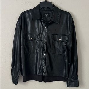 T Tahari Black Faux Leather Step Collared Shirt Jacket Snap Front in Size L